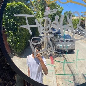 Meet your Posher, Carlos